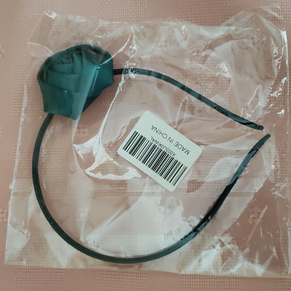 3/$20 NEW Green Headband